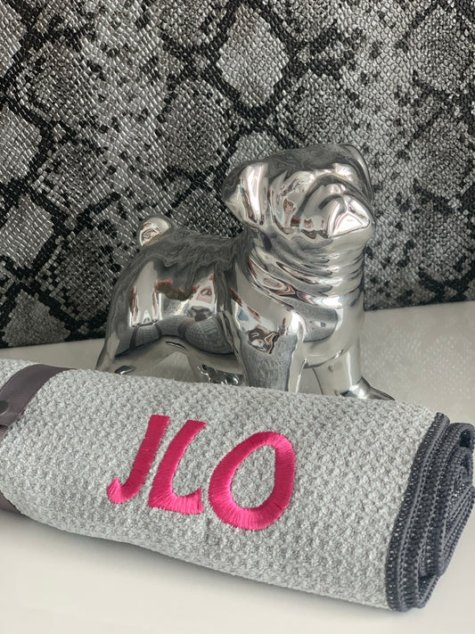 Mascosana - Pet Towel - personalisierts, saugstarkes Handtuch für Hunde, Katzen und Pferde - in grau mit farbiger Beschriftung